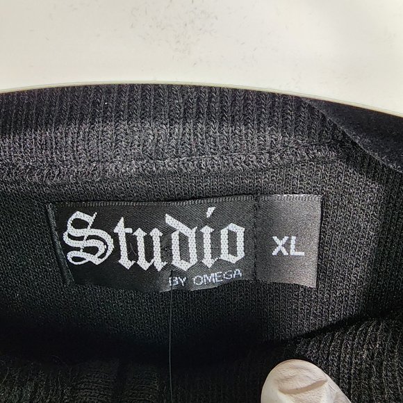 New Studio quarter zip black and white diamond plate sweater, size XLarge. - Picture 5 of 7